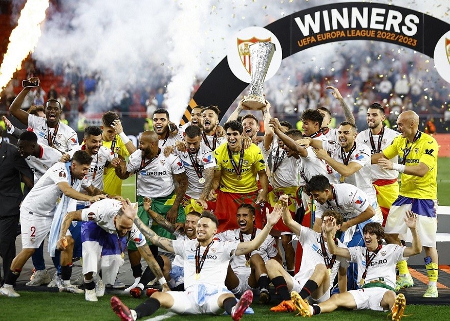 Sevilla lên ngôi vô địch Europa League 2022/23, giành vé tham dự vòng bảng Champions League mùa tới