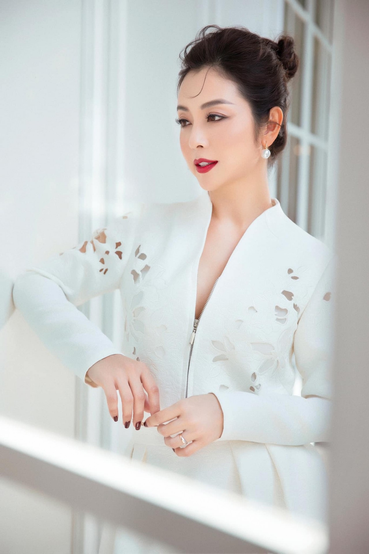 Hoa hậu Jennifer Phạm xinh đẹp trong bộ ảnh thời trang