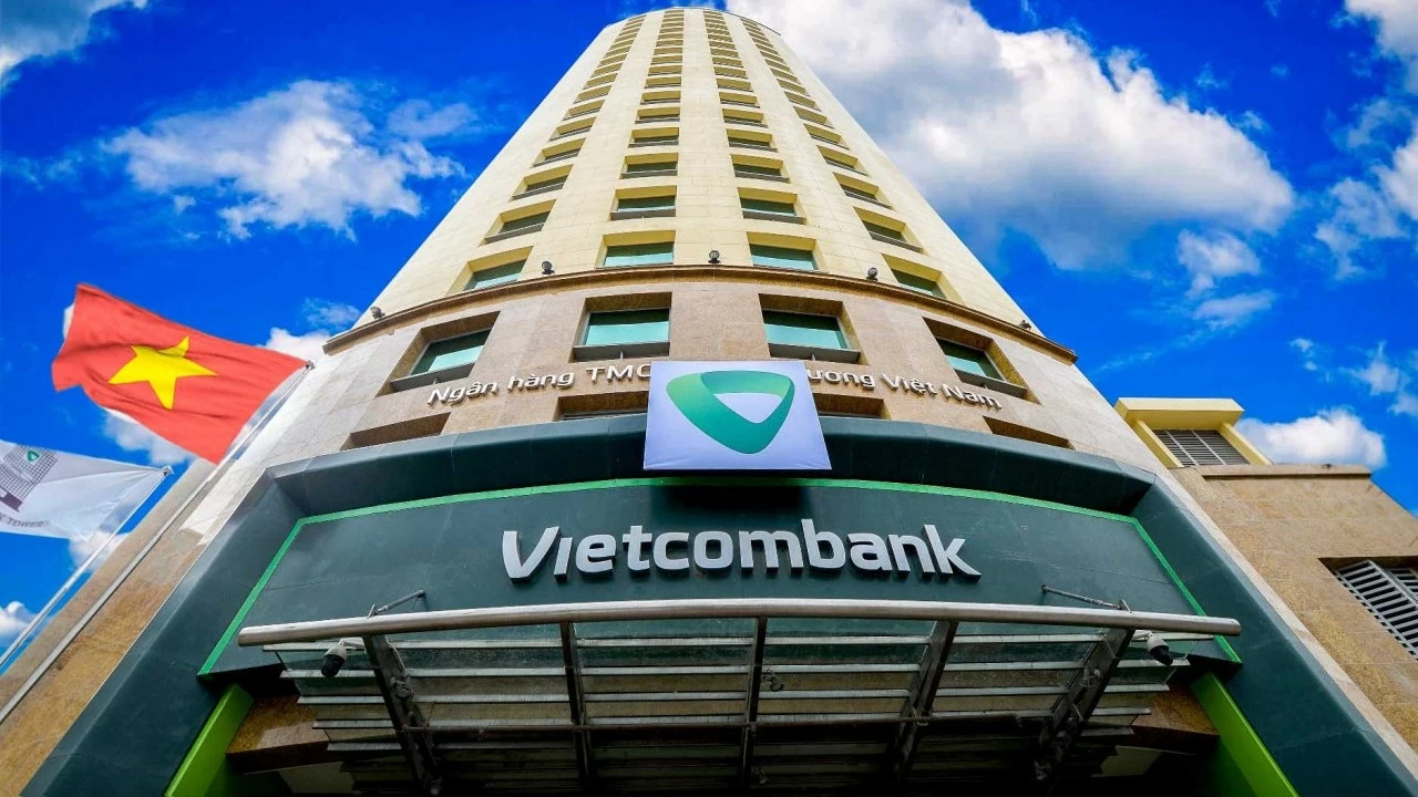 Vietcombank issues 2 trillion VND worth of green bonds to support eco-friendly projects for first time