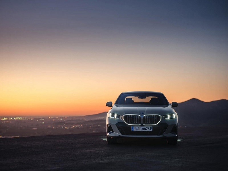Cận cảnh mẫu xe sang BMW 5-Series 2024: Đột phá về công nghệ