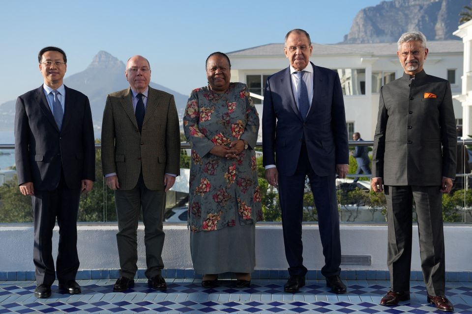 Điểm tin thế giới sáng 2/6: Thủ tướng Nepal thăm Ấn Độ, tấn công bằng dao ở Thụy Điển, Hội nghị Ngoại trưởng BRICS tại Nam Phi