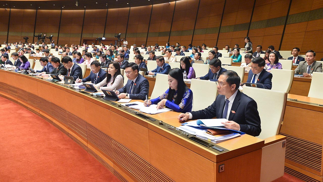 Quốc hội hôm nay (2/6) thảo luận Luật Công an nhân dân; luật xuất cảnh, nhập cảnh của công dân Việt Nam và của người nước ngoài
