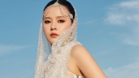 Diễn viên Midu khoe 'eo con kiến'