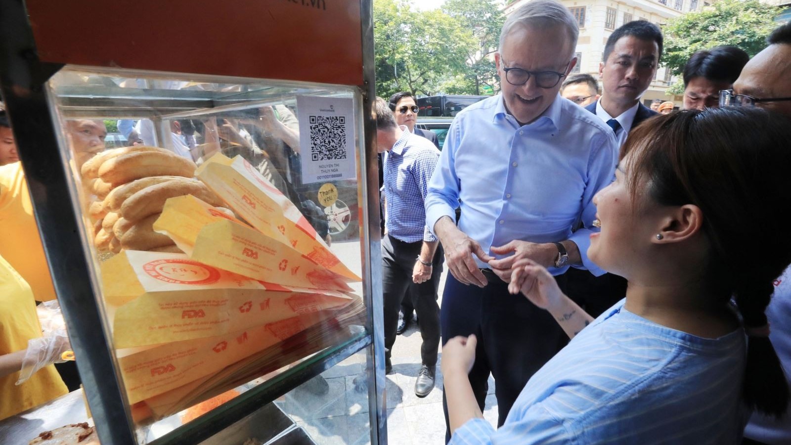 Thủ tướng Australia: Bánh mì Việt Nam rất ngon