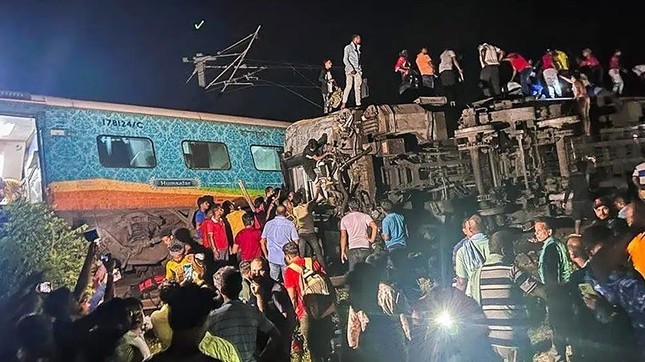 Việt Nam chia buồn với Ấn Độ về vụ tai nạn đường sắt khiến nhiều người thương vong