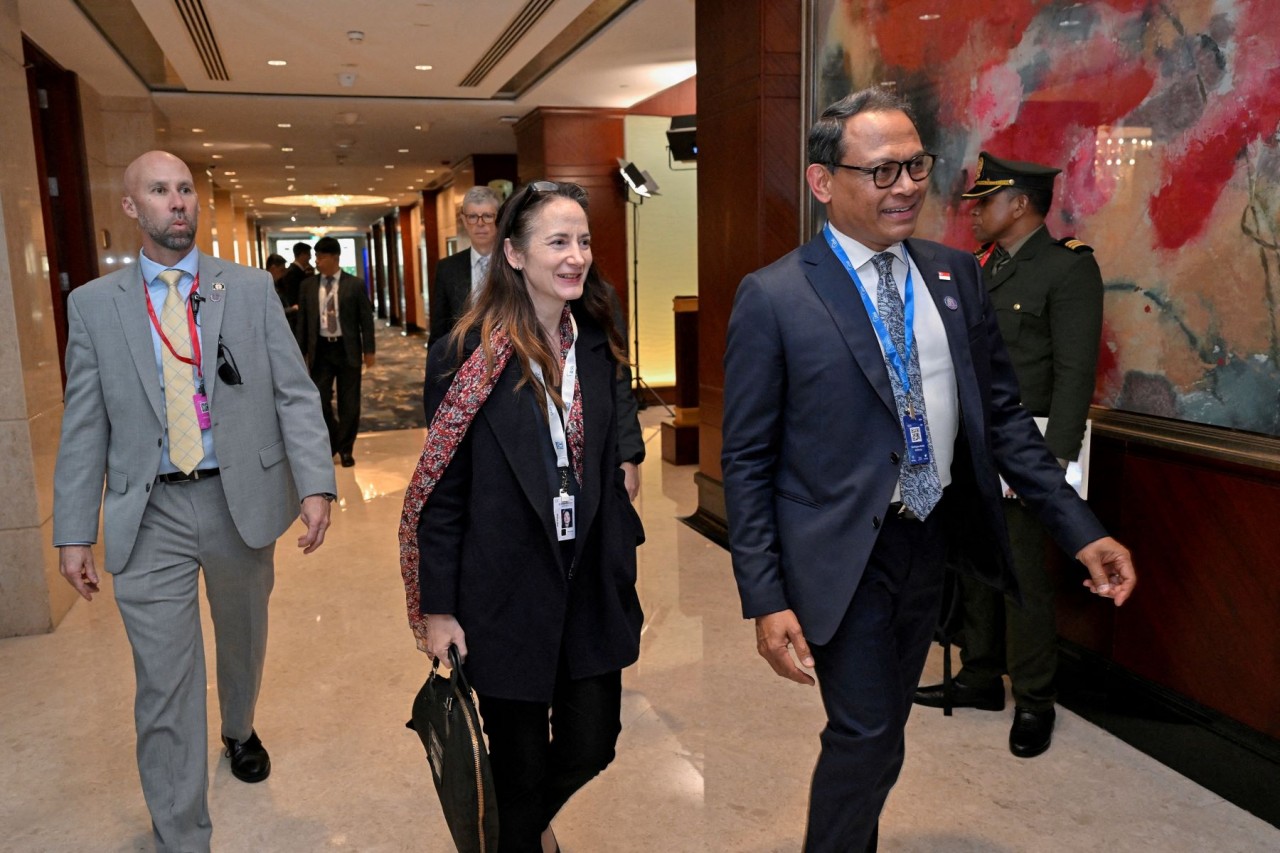 Giám đốc Tình báo Quốc gia Mỹ Avril Haines (giữa) tham dự Đối thoại Shangri-La tại Singapore ngày 3/6. (Nguồn: Reuters)