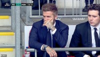 Biểu cảm bất ngờ của David Beckham khi xem MU đá chung kết FA Cup