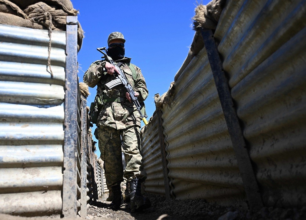 (06.05) Binh sĩ Ukraine trong một đợt huấn luyện tại Anh ngày 2/6. (Nguồn: AFP/Getty Images)