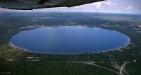 Mỹ: Hồ nước phá vỡ những quy tắc căn bản của tự nhiên, tròn tới mức bất thường