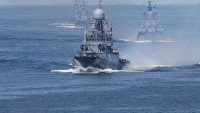 Nga dàn quân, chiến hạm và khí tài, tiến hành hàng loạt cuộc tập trận