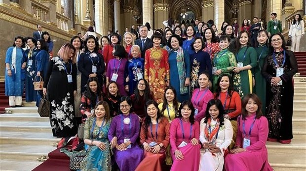 Diễn đàn Phụ nữ Việt Nam lần đầu tiên được tổ chức tại châu Âu