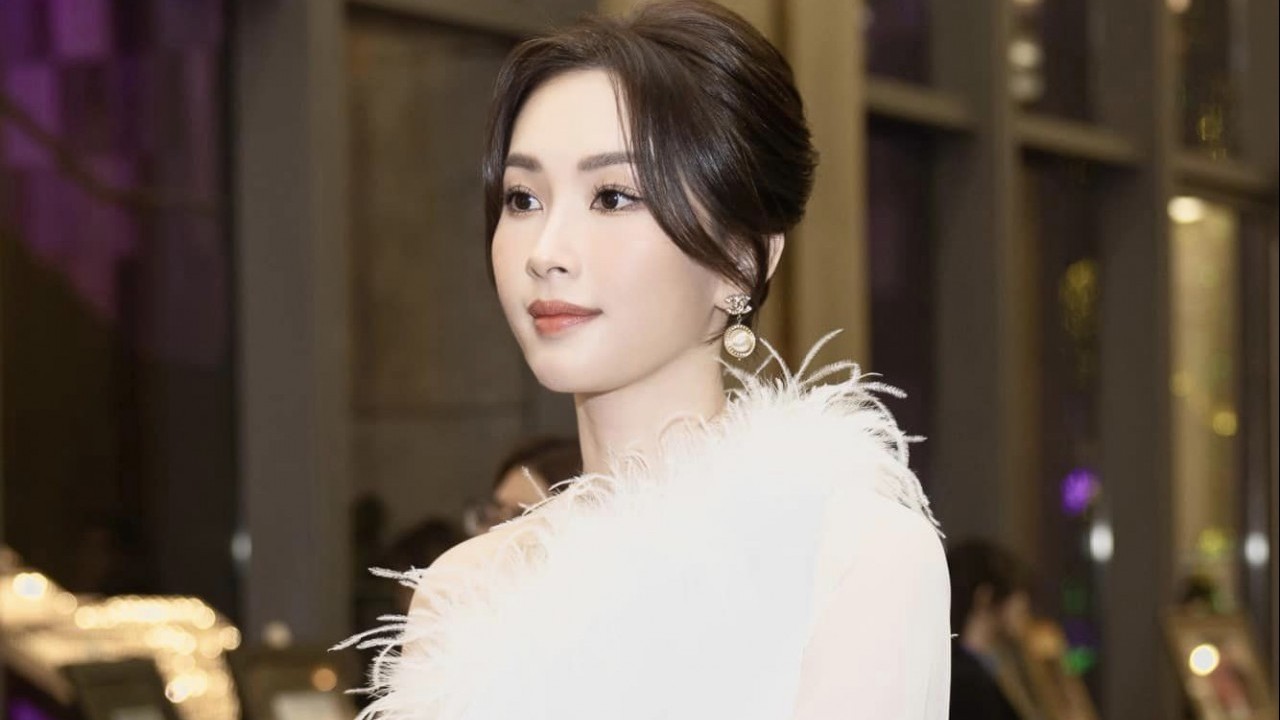 Hoa hậu Đặng Thu Thảo đẹp yêu kiều tuổi 32