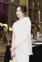 Hoa hậu Đặng Thu Thảo đẹp yêu kiều tuổi 32