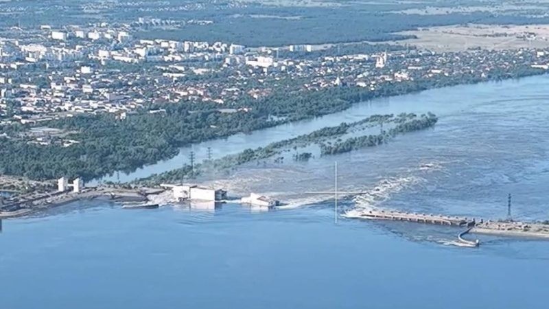 Tình hình Ukraine: Đập Kakhovka trên sông Dnipro nổ tung, sơ tán dân khẩn cấp, Moscow-Kiev đổ lỗi nhau. (Nguồn: Twitter)