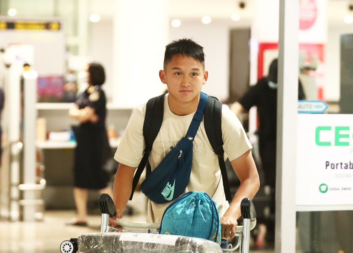 Cầu thủ Việt kiều Andrej Nguyễn An Khánh về tới Hà Nội, hội quân đội tuyển U23 Việt Nam