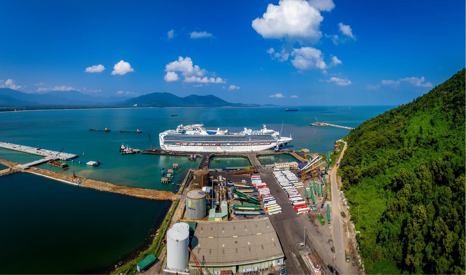 Cảng Chân Mây có thể đón các tàu tải trọng lớn. (Nguồn: Báo Thừa Thiên Huế)