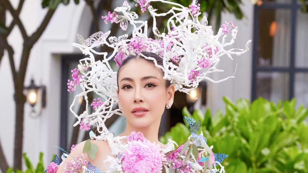 Hoa hậu Hà Kiều Anh đẹp như 'nàng thơ' bên con gái