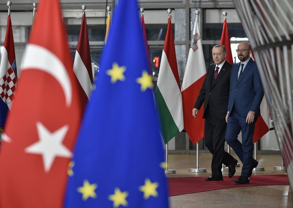 (06.08) Tổng thống Thổ Nhĩ Kỳ Recep Tayyip Erdogan và Chủ tịch Hội đồng châu Âu Charles Michel tại Tòa nhà của Hội đồng tháng 3/2020. (Nguồn: AP)