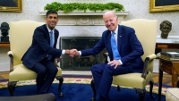 Thủ tướng Anh hội đàm với Tổng thống Mỹ: Đã có thể thở phào khi bắt tay nhau?