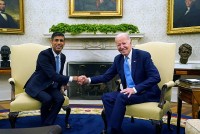 Thủ tướng Anh hội đàm với Tổng thống Mỹ: Đã có thể thở phào khi bắt tay nhau?