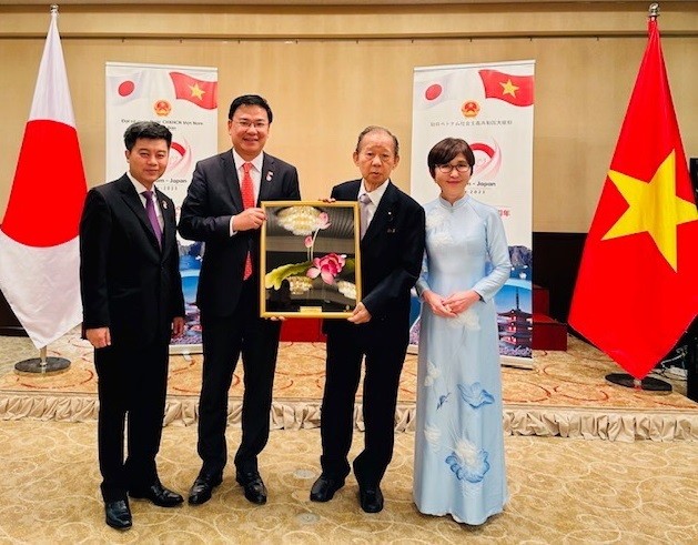 Đại sứ Phạm Quang Hiệu làm việc với Liên minh Nghị sĩ hữu nghị Nhật-Việt