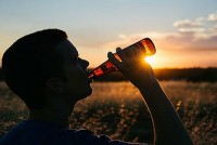 Đau đầu sau sử dụng bia rượu, xử trí thế nào cho đúng?