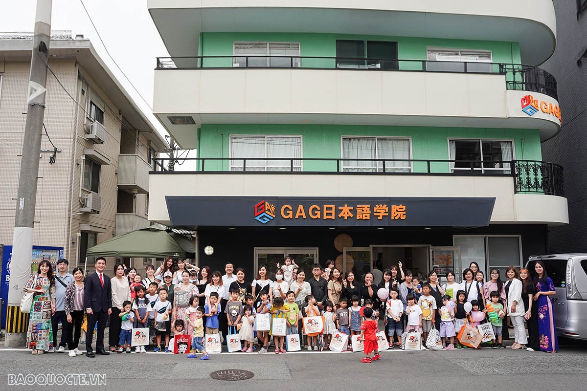 Khai giảng lớp học “Tiếng Việt của em” tại học viện Nhật ngữ GAG, thành phố Fukuoka, Nhật Bản.