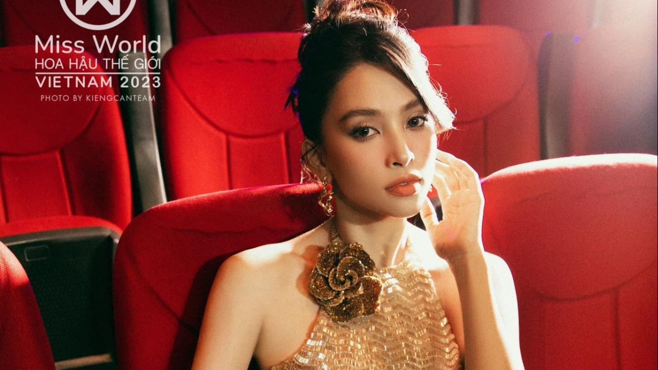Hoa hậu Trần Tiểu Vy lộng lẫy, khoe đường cong gợi cảm tại đêm chung khảo Miss World Vietnam 2023