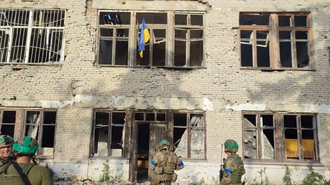 Ukraine tuyên bố giành lại 4 ngôi làng sau trận giao tranh khốc liệt ở tiền tuyến, Nhật Bản cam kết ‘viện trợ toàn diện’ cho Kiev