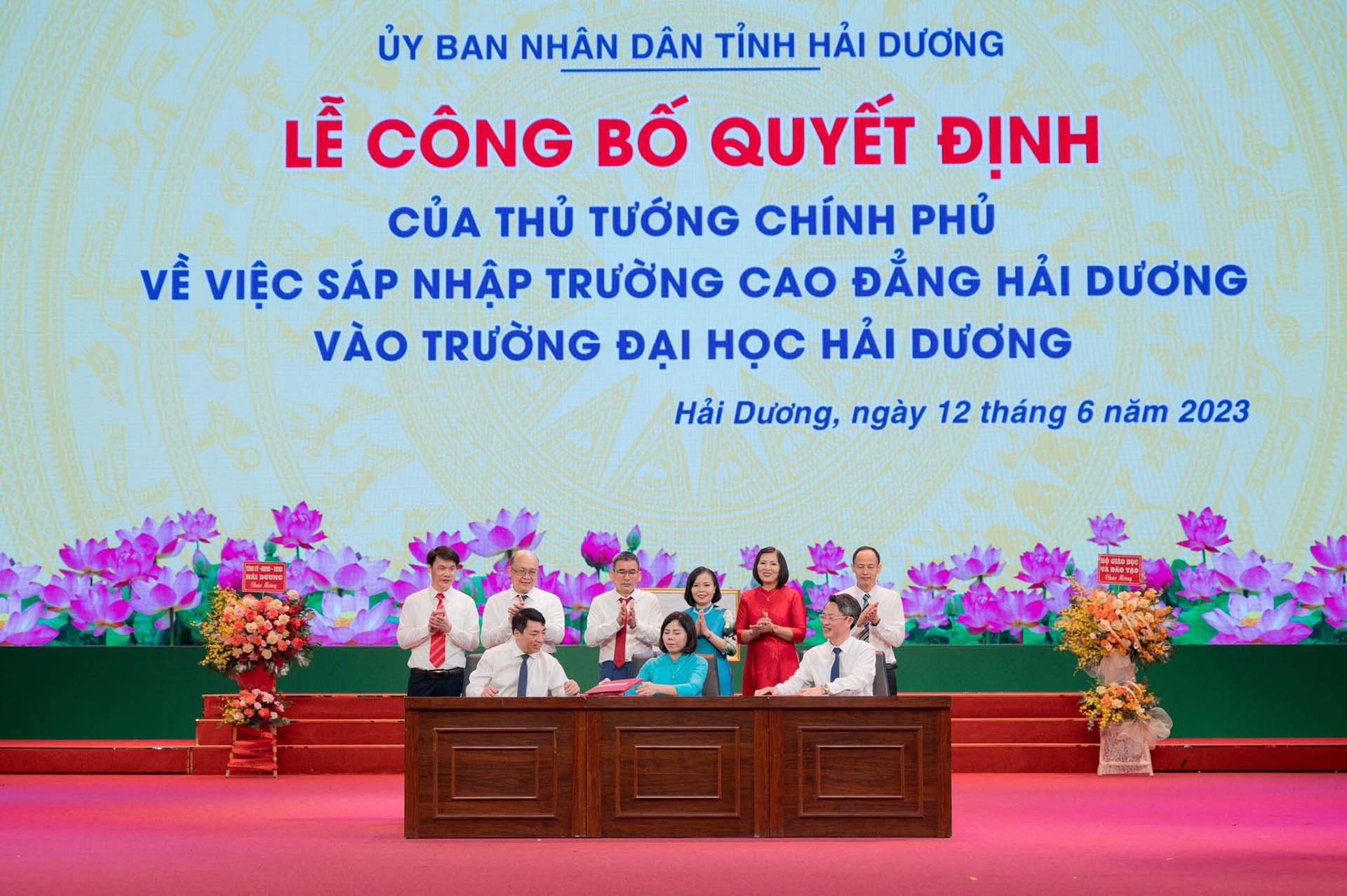 Trường Đại học Hải Dương ký kết hợp tác với Đại học Bách khoa Hà Nội và Ban Quản lý Các khu công nghiệp tỉnh.