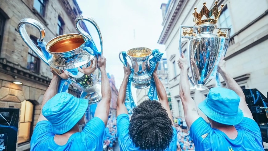 Anh: Man City diễu hành mừng 3 danh hiệu vô địch mùa giải 2022/23