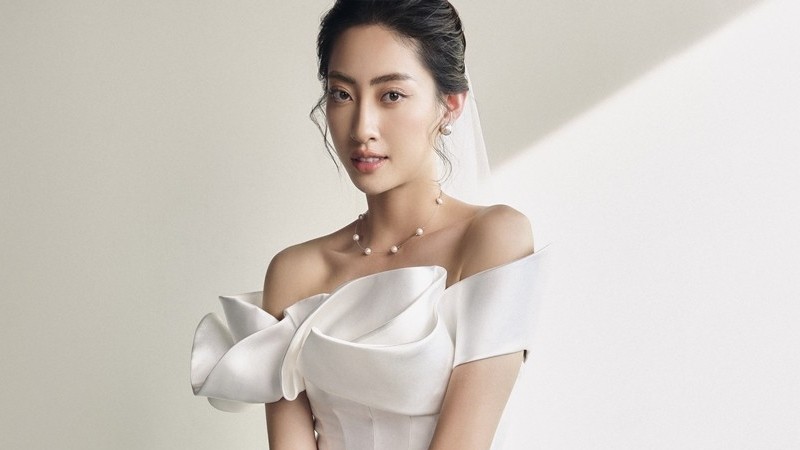Hoa hậu Lương Thùy Linh hóa nàng thơ, sang trọng cùng những mẫu thiết kế váy cưới cao cấp