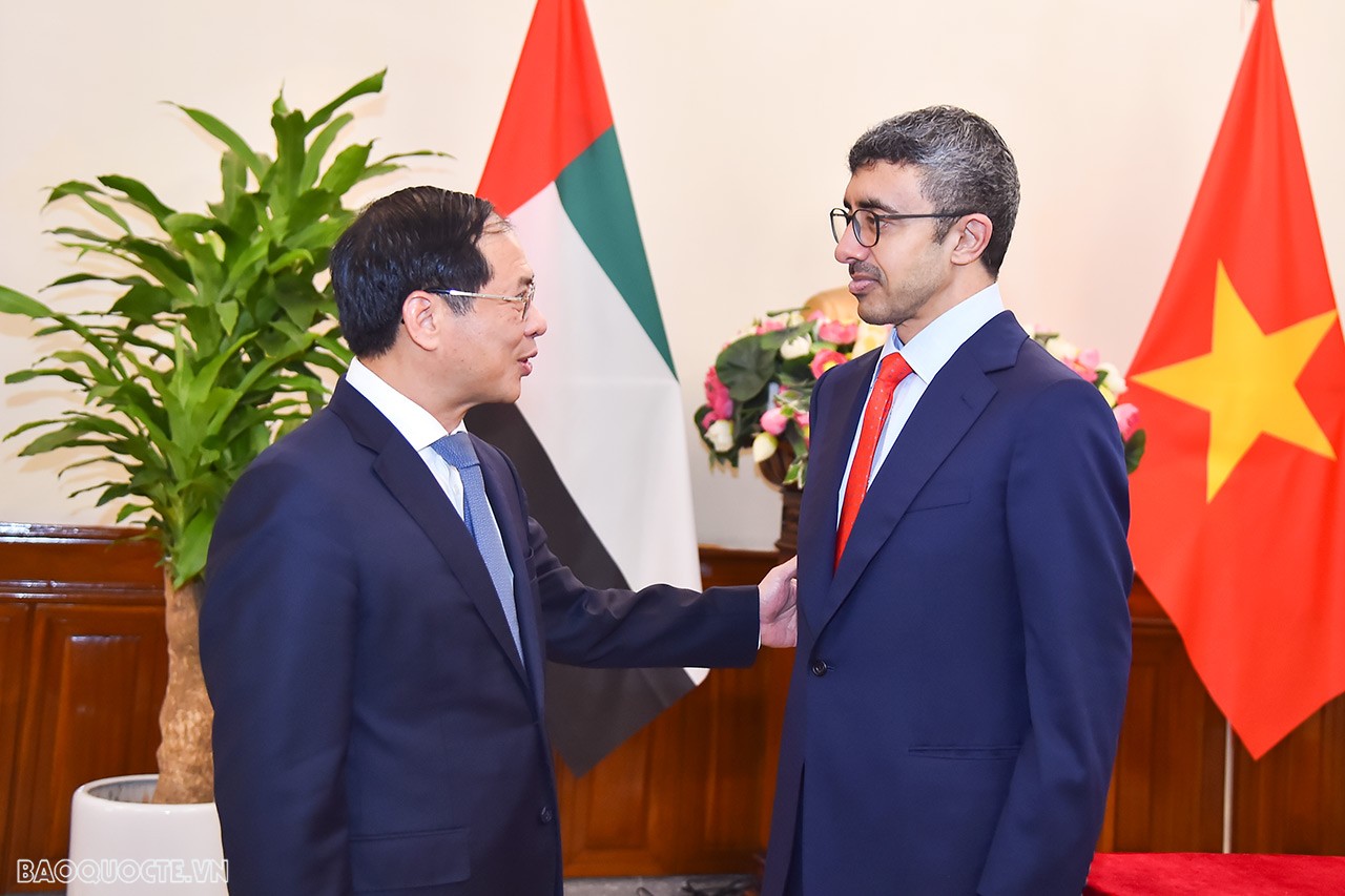 Bộ trưởng Ngoại giao Bùi Thanh Sơn đón, hội đàm với Bộ trưởng Ngoại giao UAE Sheikh Abdullah bin Zayed Al Nahyan