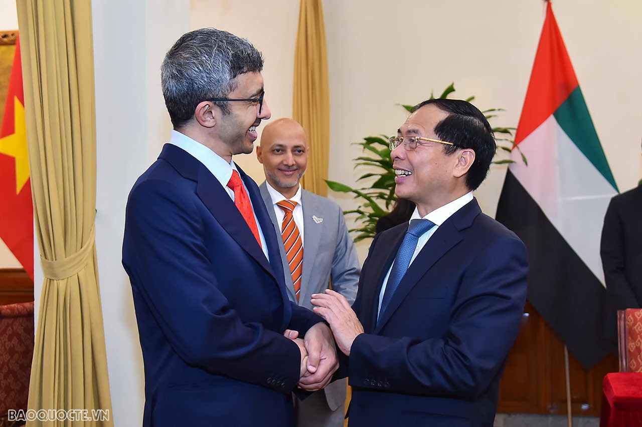 Vietnam, UAE Foreign Ministers hold talks, seeing ample room for cooperation