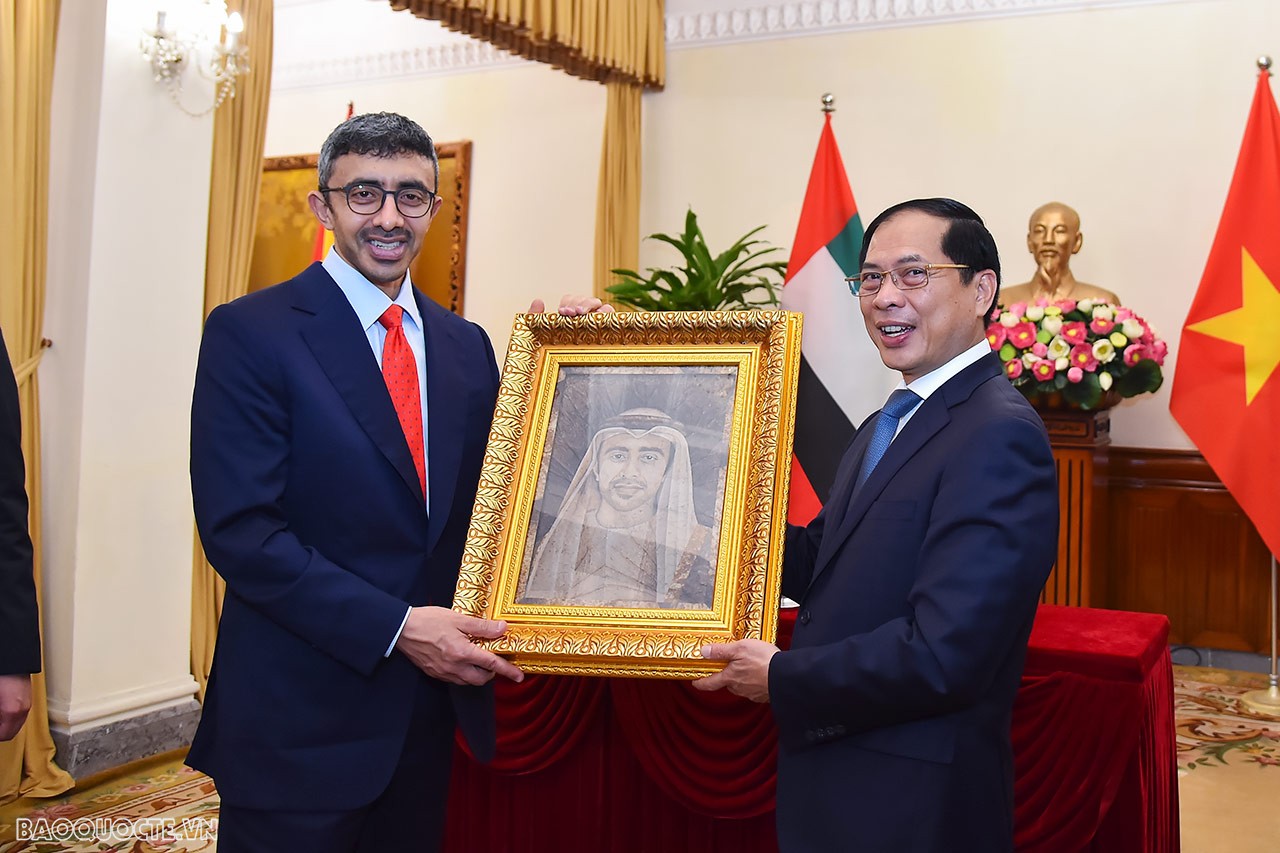 Bộ trưởng Ngoại giao Bùi Thanh Sơn đón, hội đàm với Bộ trưởng Ngoại giao UAE Sheikh Abdullah bin Zayed Al Nahyan