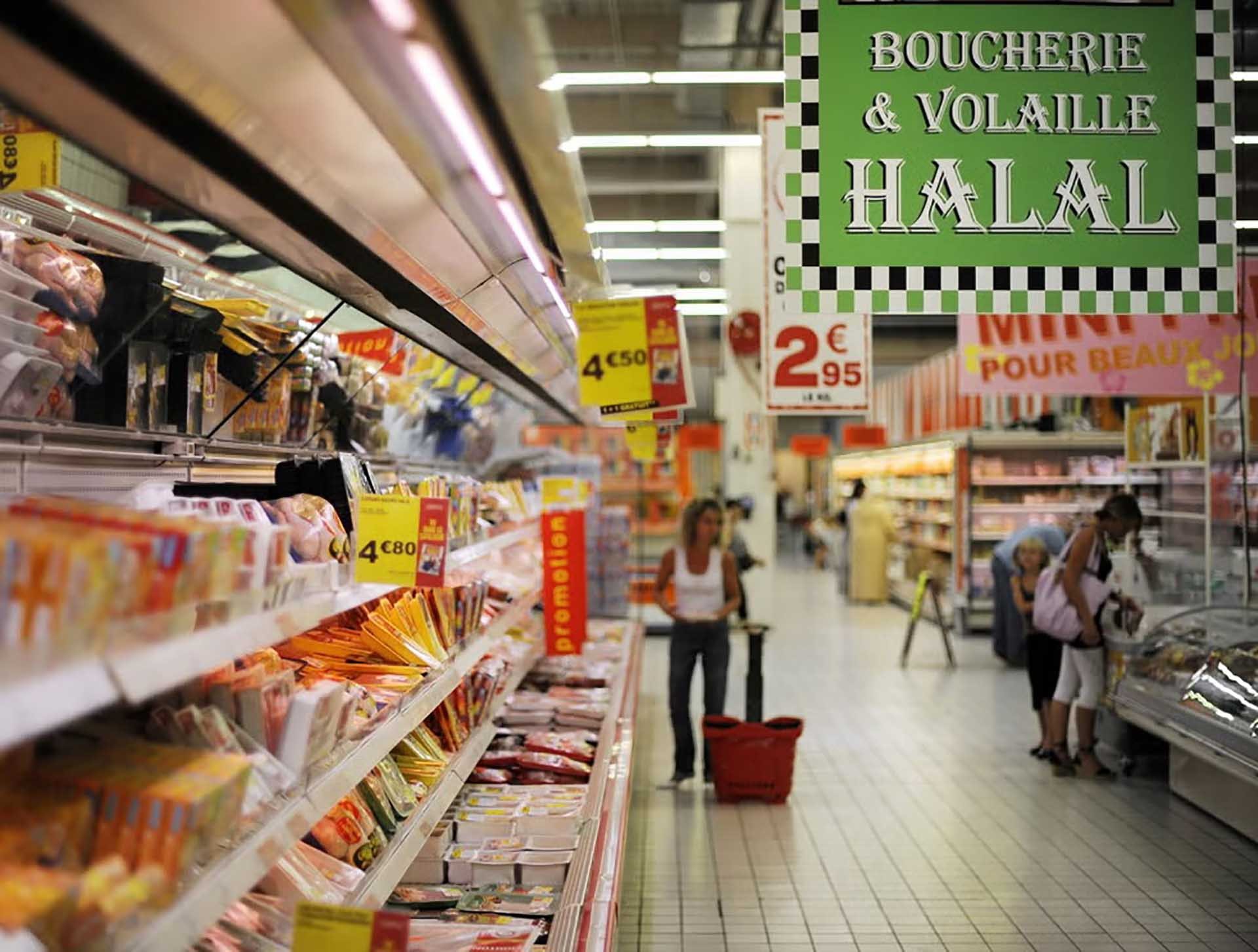 Báo cáo kinh tế Hồi giáo toàn cầu ước tính, chi tiêu cho thực phẩm Halal đang tăng nhanh từ 1.400 tỷ USD năm 2020 lên 1.900 tỷ USD vào năm 2030 và gần 5.000 tỷ USD vào năm 2050. (Nguồn: Getty Images) Báo cáo kinh tế Hồi giáo toàn cầu ước tính, chi tiêu cho thực phẩm Halal đang tăng nhanh từ 1.400 tỷ USD năm 2020 lên 1.900 tỷ USD vào năm 2030 và gần 5.000 tỷ USD vào năm 2050. (Nguồn: Getty Images)