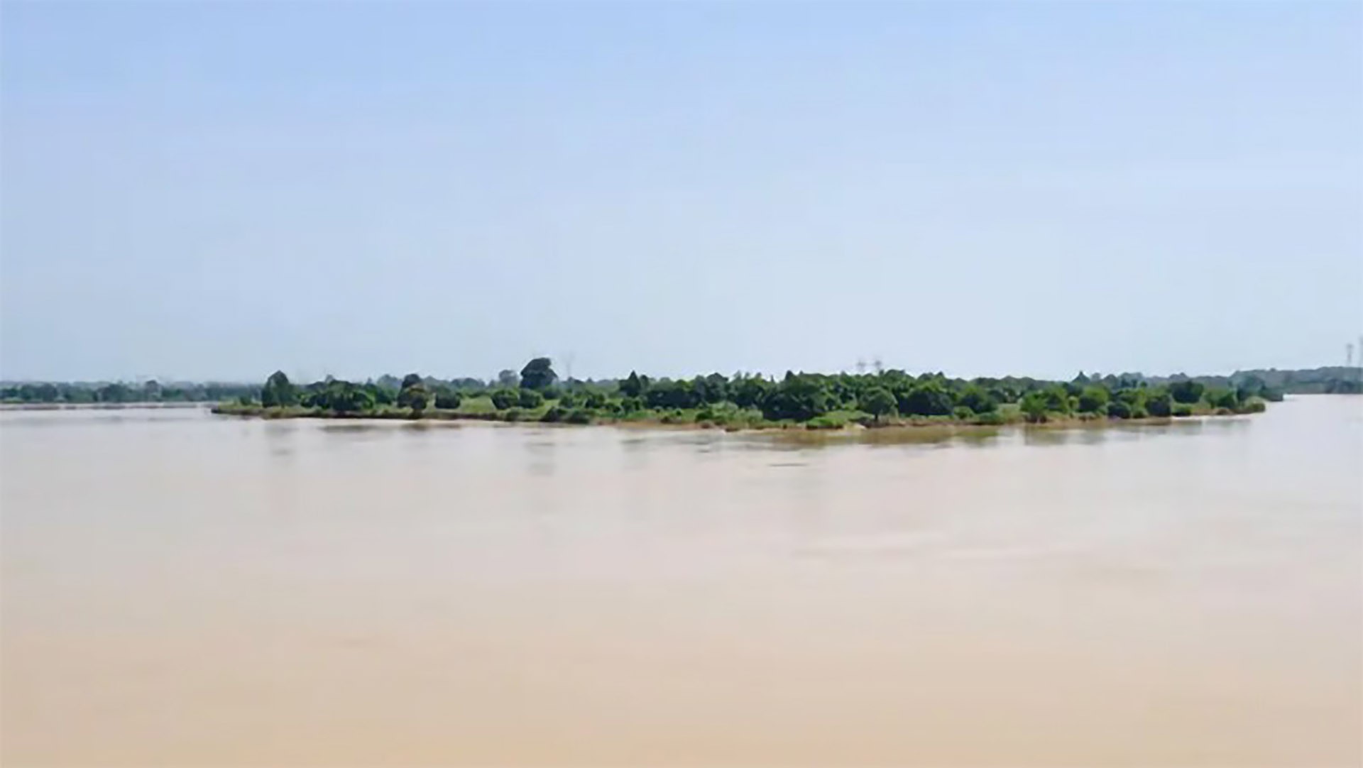 Sông Niger nơi chiếc thuyền bị lật hôm 13/6. (Nguồn: The Guardian)
