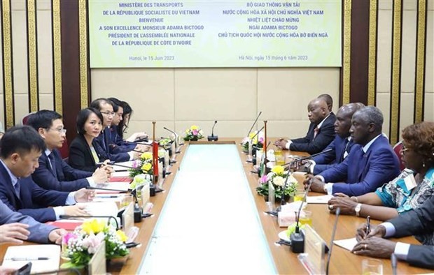 President of Côte d’Ivoire's NA suggests specific activities in transport cooperation with Vietnam