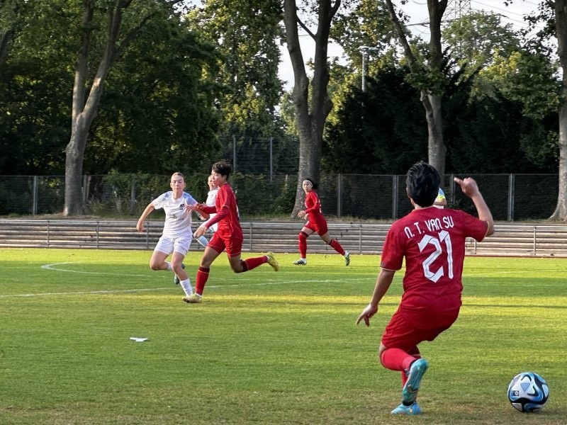 Chiến thuật hợp lý, kỹ thuật khéo léo, đội tuyển nữ Việt Nam thắng trận giao hữu trước CLB Schott Mainz