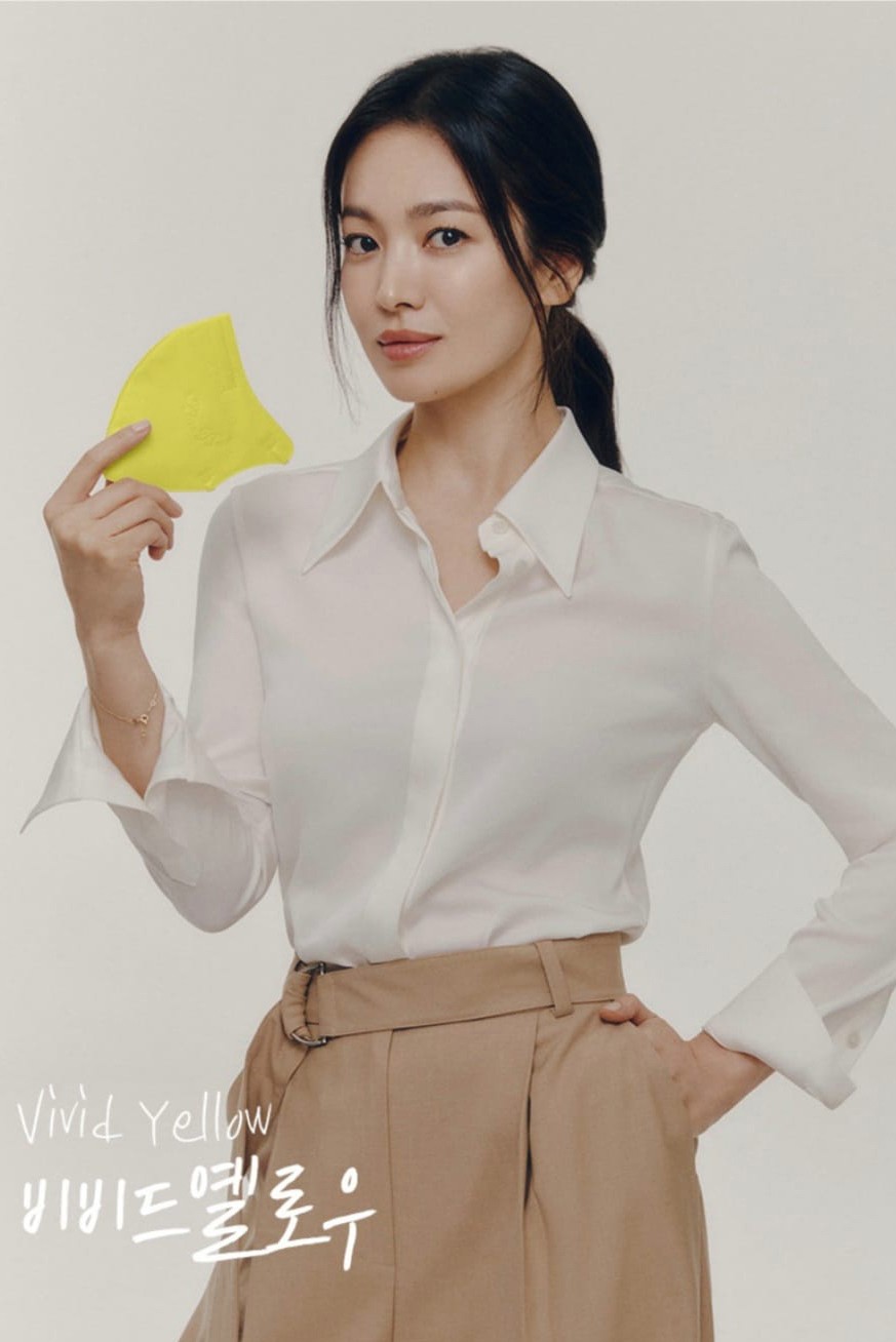 Song Hye Kyo tóc ngắn, diện váy áo đẹp mê ly chuẩn style công sở