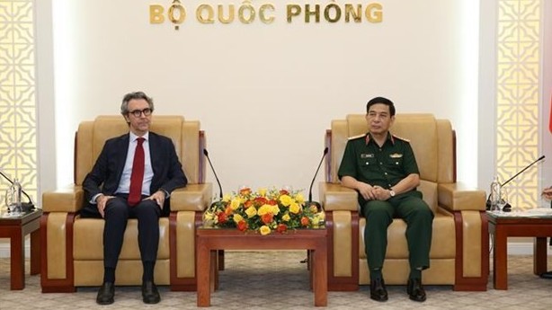 Minister of Defence Phan Van Giang receives EU Ambassador Giorgio Aliberti