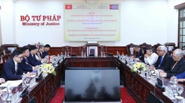 Vietnam, Cuba Justice Ministers hold talks, sharing experience