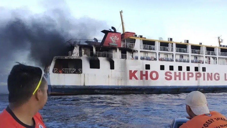 Philippines: Cháy phà trên biển khi chở 120 hành khách và thủy thủ đoàn