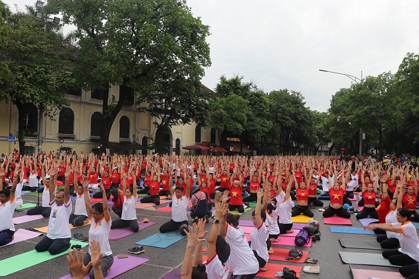 Không khí Ngày Quốc tế Yoga trên khắp Việt Nam