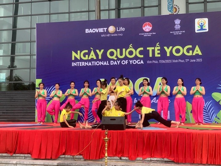 Không khí Ngày Quốc tế Yoga trên khắp Việt Nam