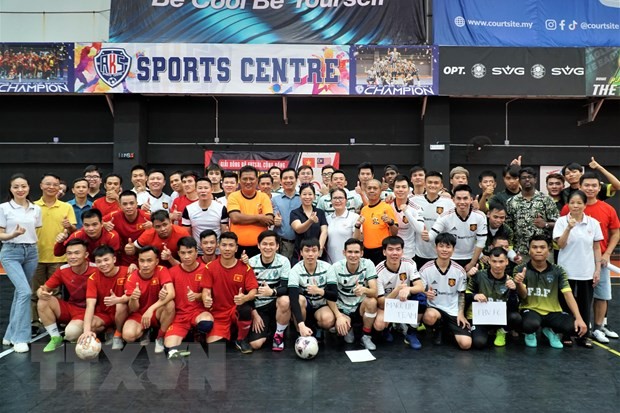Giải bóng đá kết nối cộng động người Việt tại Malaysia