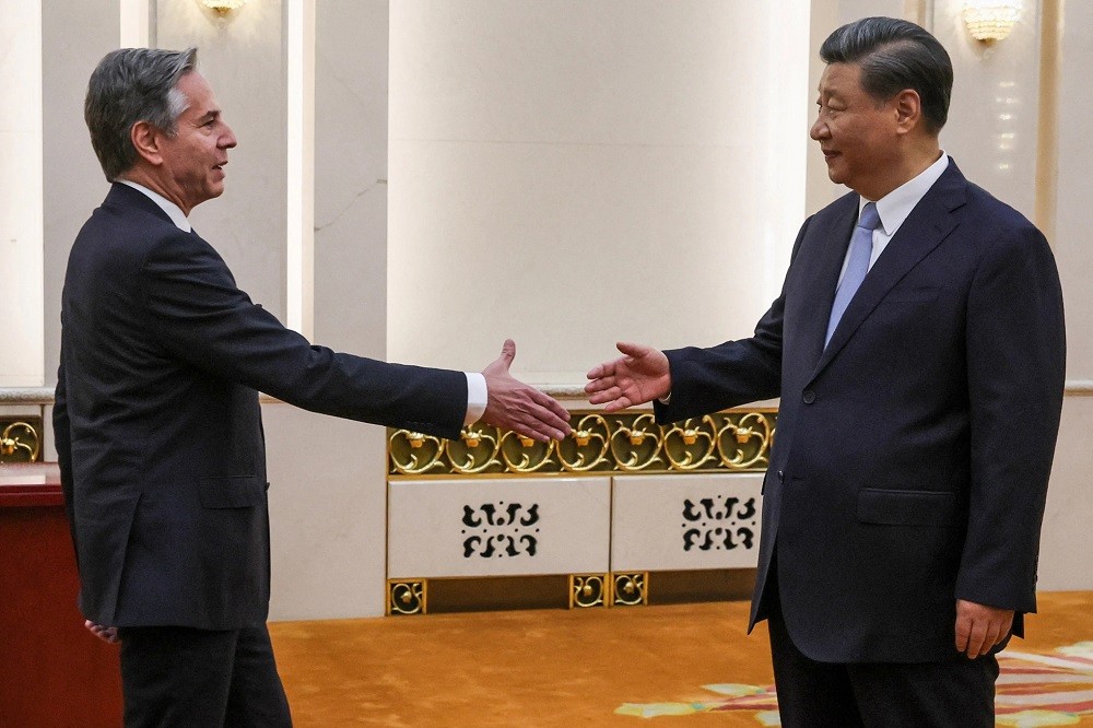 (06.19) Ngoại trưởng Mỹ Antony Blinken (trái) trong cuộc gặp với Chủ tịch Trung Quốc Tập Cận Bình ngày 19/6. (Nguồn: Reuters)