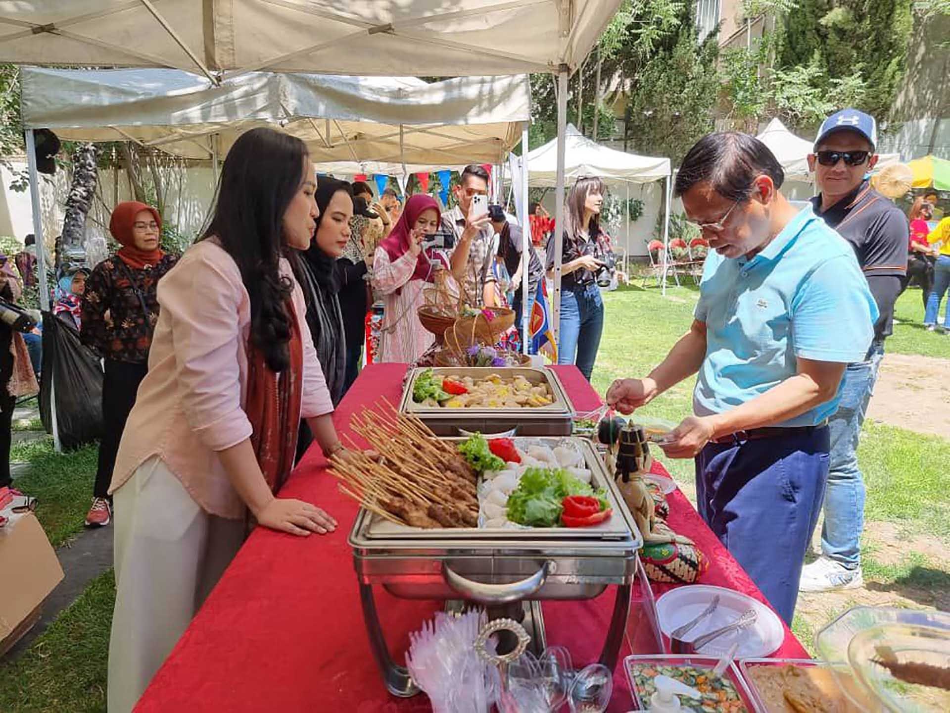 Đại sứ quán Việt Nam tại Iran tham dự Ngày Gia đình ASEAN