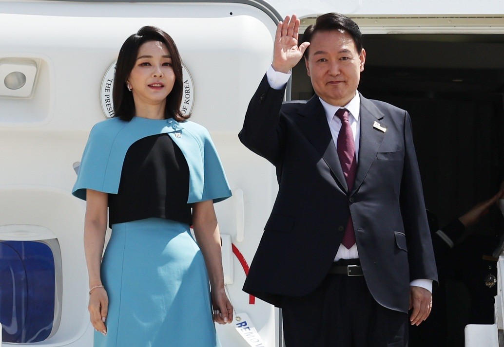 Tổng thống Hàn Quốc Yoon Suk Yeol và Phu nhân. (Nguồn: YNA)