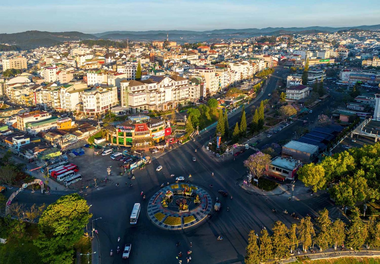 Dalat market roundabout